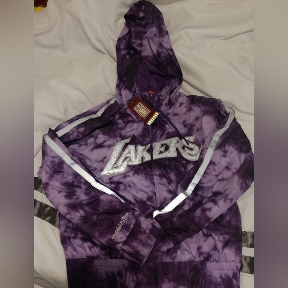 Lakers Mitchell and ness women jacket - Picture 1 of 4